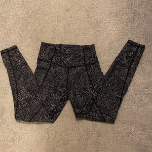 Athleta 25” Black and White Leggings!